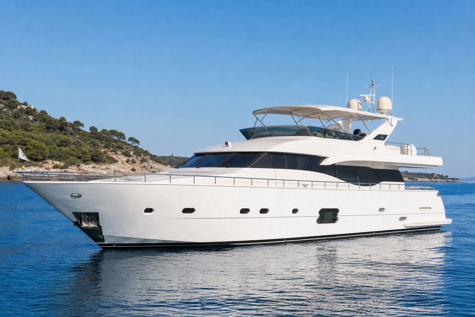 Motor yacht charter